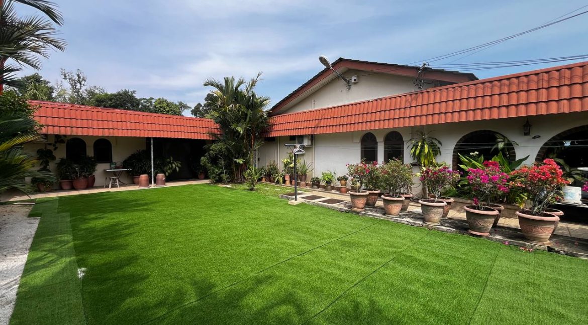 taman bunga raya datin j anasharta35