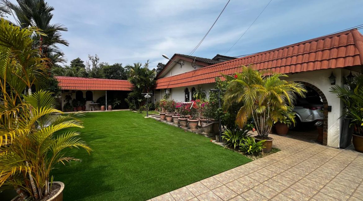 taman bunga raya datin j anasharta36